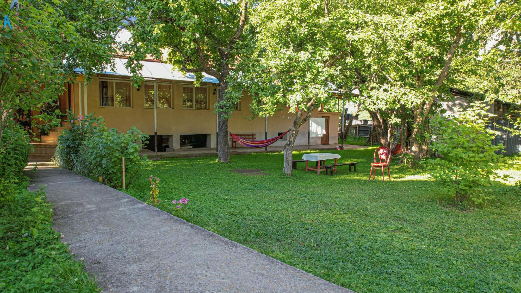 Givi Kakhiani'S Guesthouse Zhabeshi Exterior photo