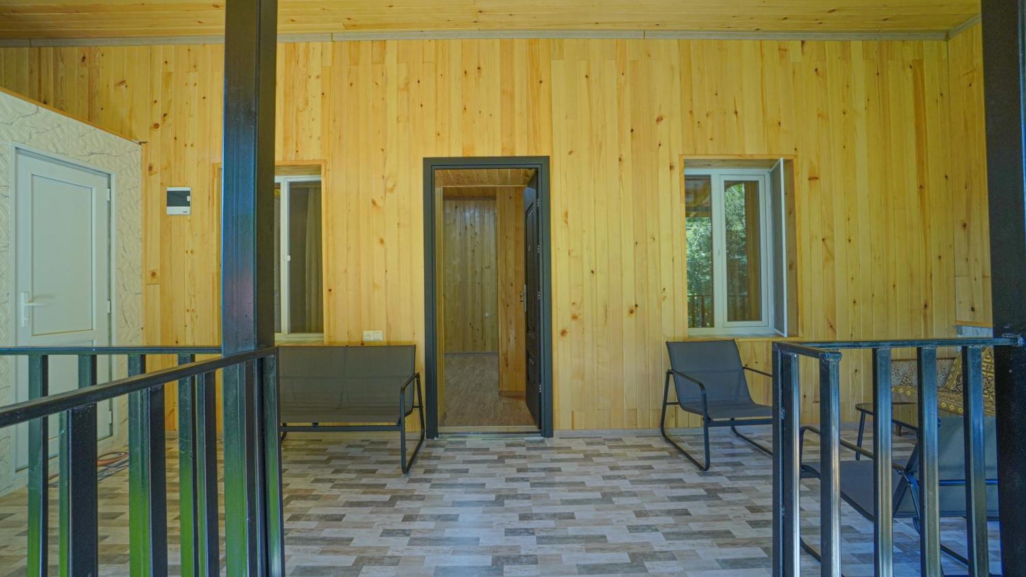 Givi Kakhiani'S Guesthouse Zhabeshi Exterior photo